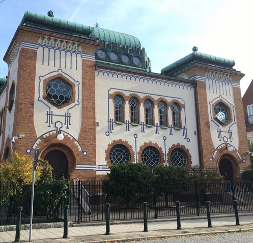 Misstänkt väska inkastad på synagogans område